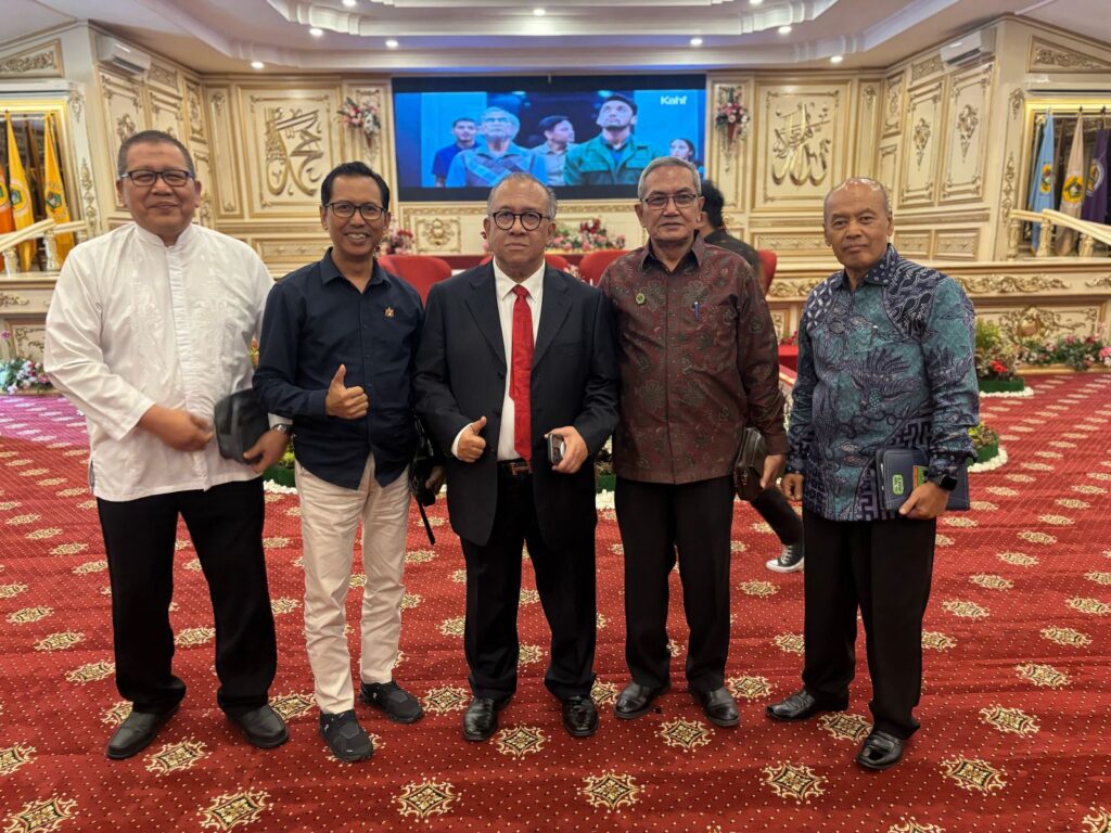 Persatuan Pariwisata Halal Indonesia (PPHI) Dewan Pimpinan Daerah (DPD) Sumatera Barat turut hadir dalam ajang bergengsi Ranah Minang Halal Lifestyle Festival (RMHLF) 2025