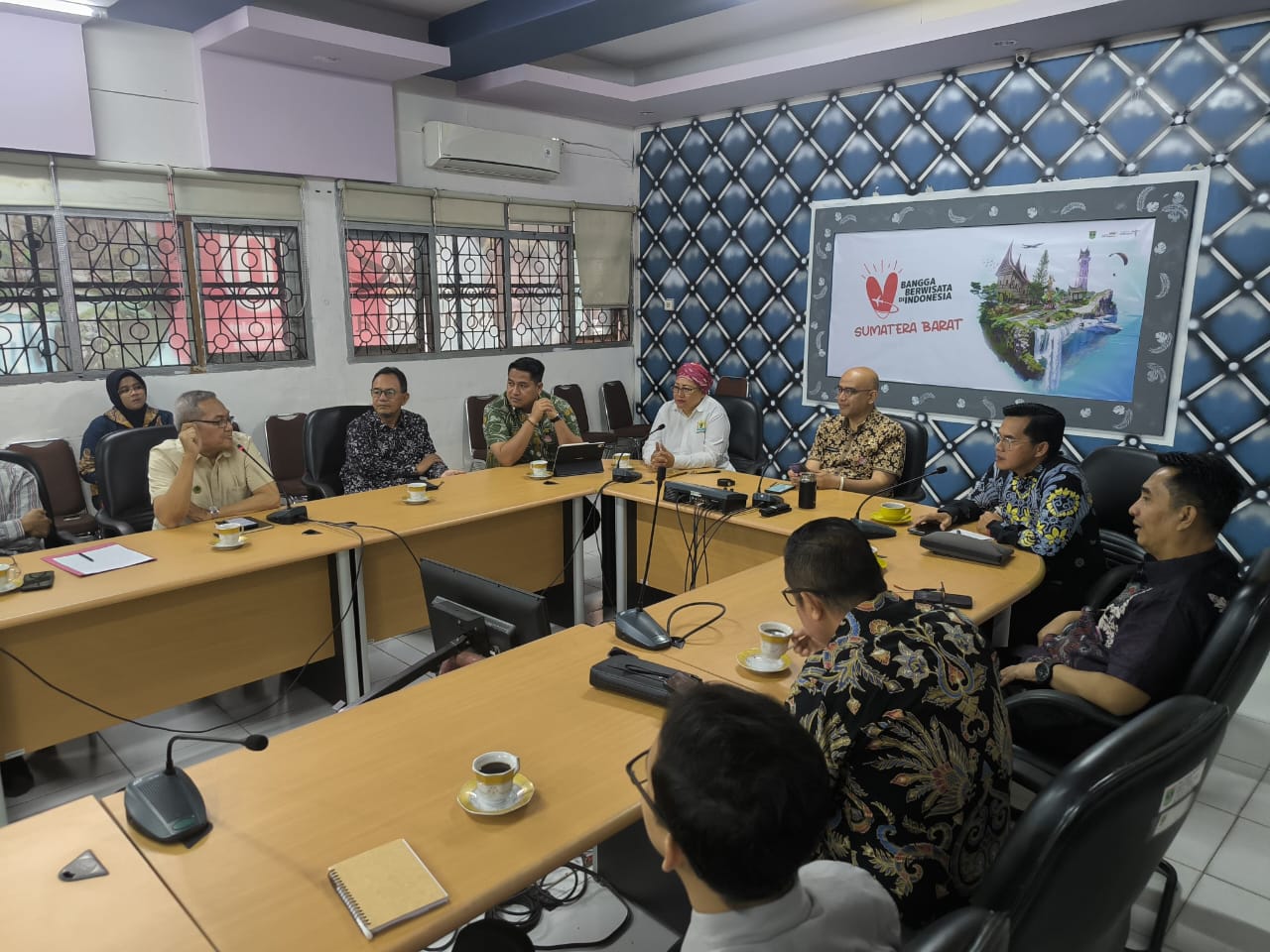 PPHI SUMBAR hadriri Coffee Morning bersama Dinas Pariwisata dan KADIn